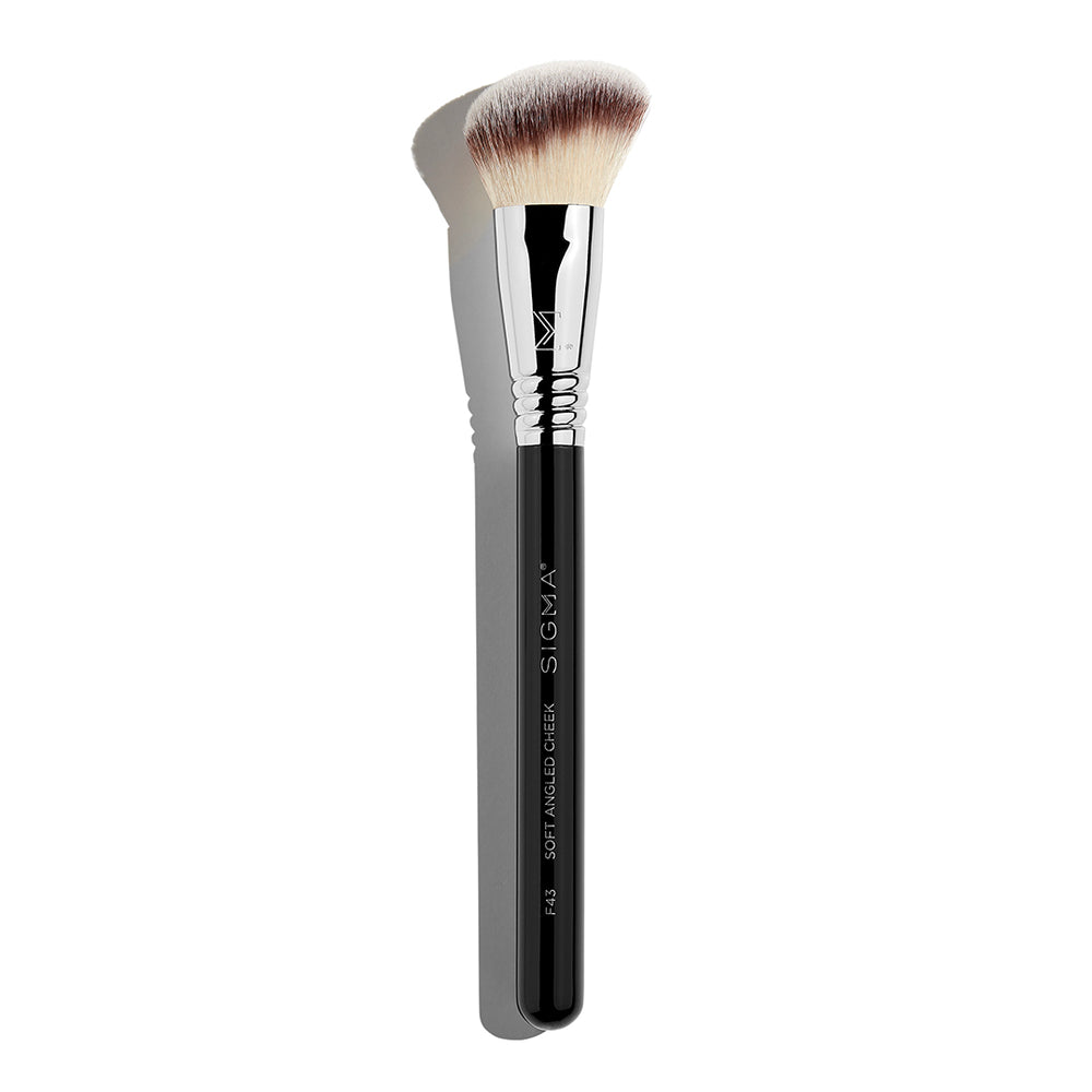 F43 Soft Angled Cheek Brush