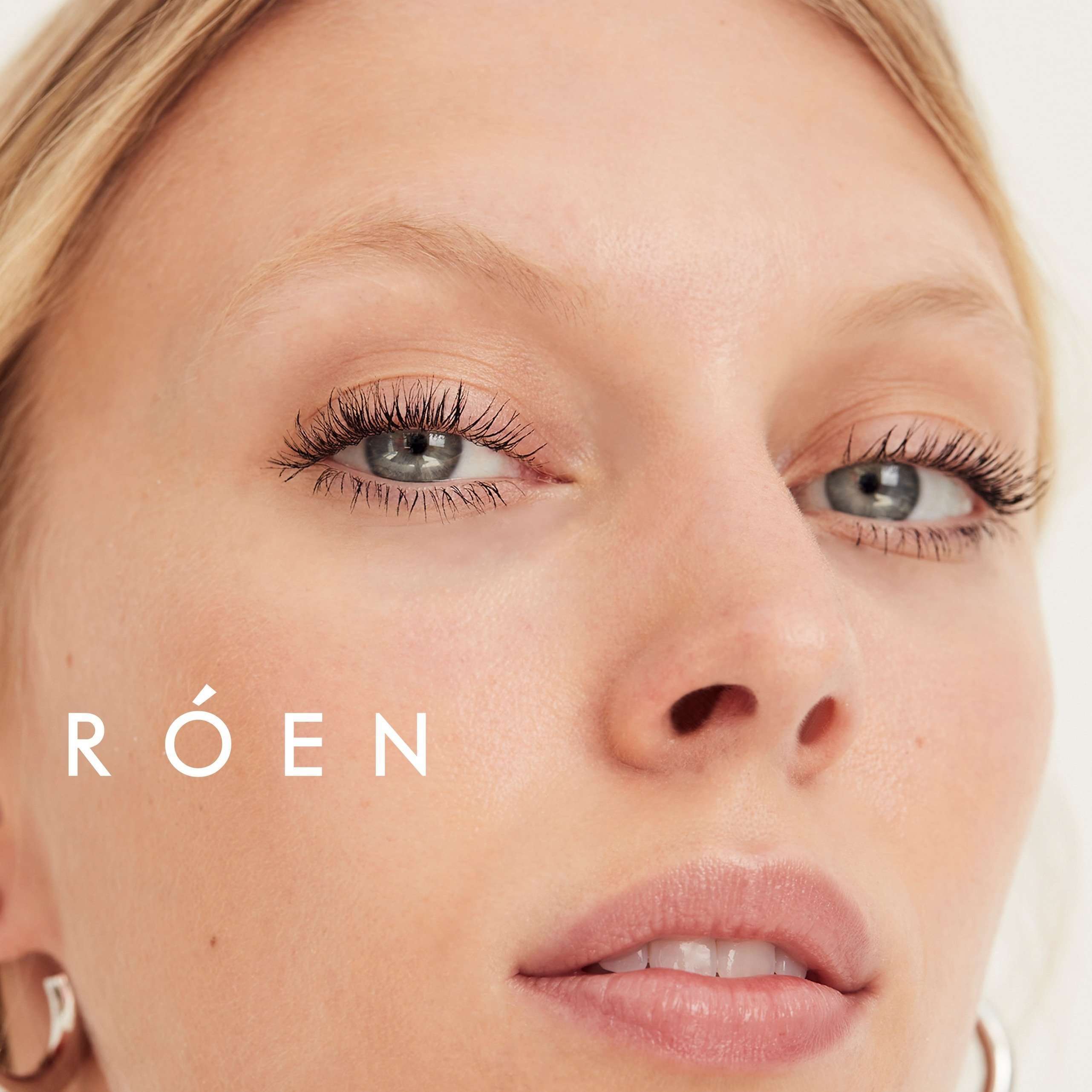 RÓEN Beauty Cake Mascara at Socialite Beauty Canada